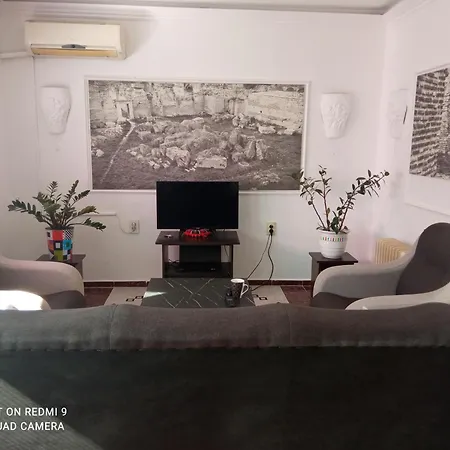International 2-star Spacious 88 Sq M Apartment