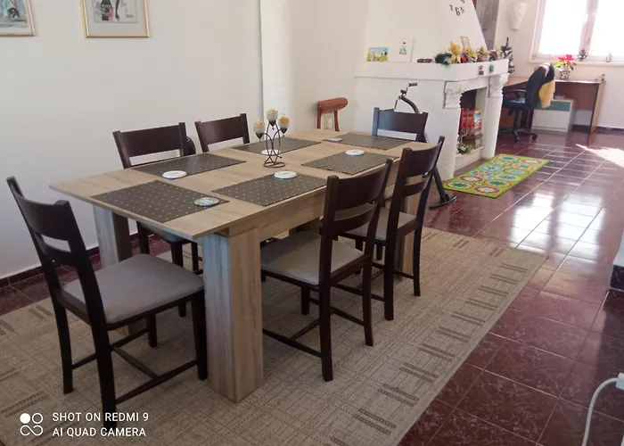 Apartament International 2-star Spacious 88 Sq M *